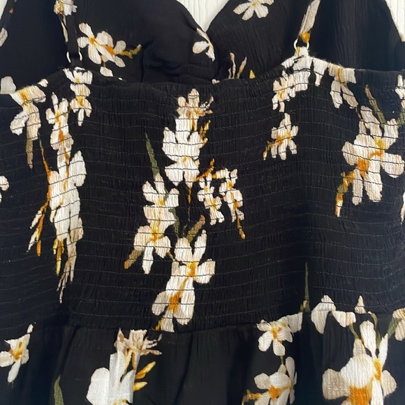 Mind Code Floral Spaghetti Strap Floral Tank Top Size L Juniors - Picture 3 of 4